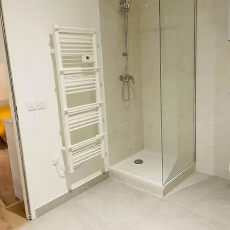Apartman Le 18 *